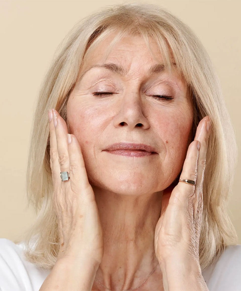 Super Facialist Rosehip Hydrate Radiance Day Cream SPF15