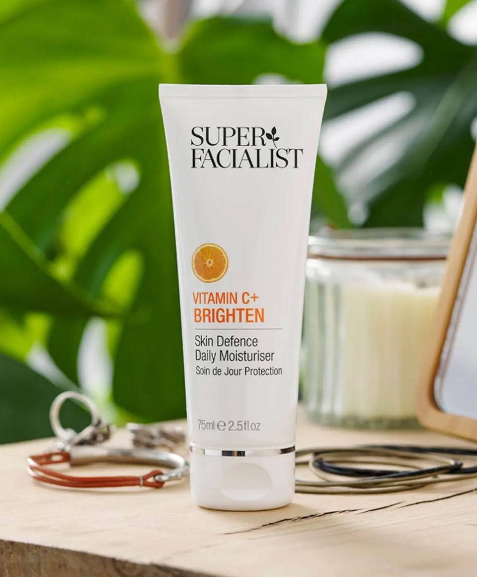 Super Facialist Vitamin C Brighten Skin Defence Daily Moisturiser