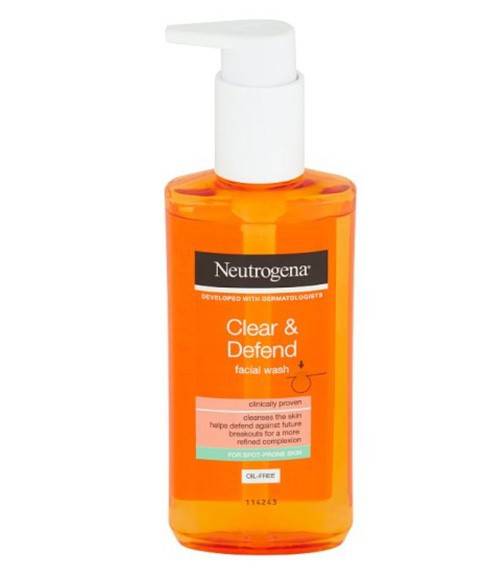 Johnson and Johnson Neutrogena Visibly Clear Spot Proofing Daily Wash in a pump bottle, designed for effective acne cleansing.