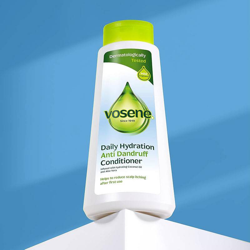 Vosene Daily Hydration anti-dandruff conditioner bottle showing label and pump dispenser, designed for scalp hydration and dandruff control.