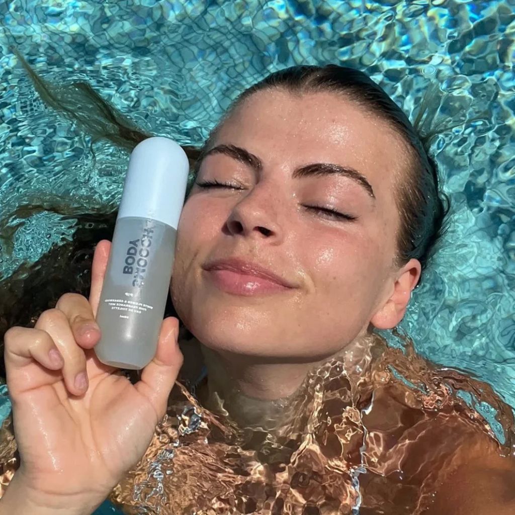 Smooch Body Pip White Flower And Cedarwood Fragrance Mist Eau De Toilette