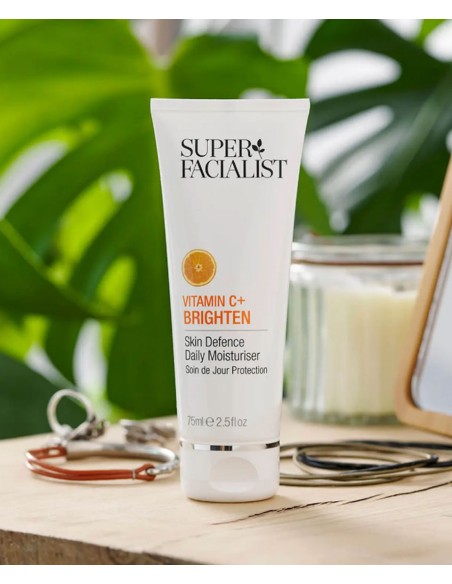 Super Facialist Vitamin C Brighten Skin Defence Daily Moisturiser Super Facialist Vitamin C Brighten Skin Defence Daily Moisturiser