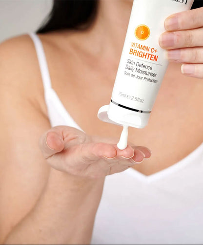 Super Facialist Vitamin C Brighten Skin Defence Daily Moisturiser