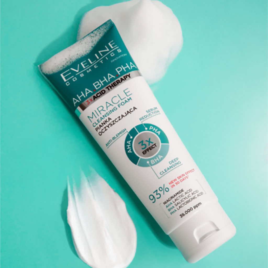 Eveline  3X Acid Therapy AHA BHA PHA Miracle Cleansing Foam
