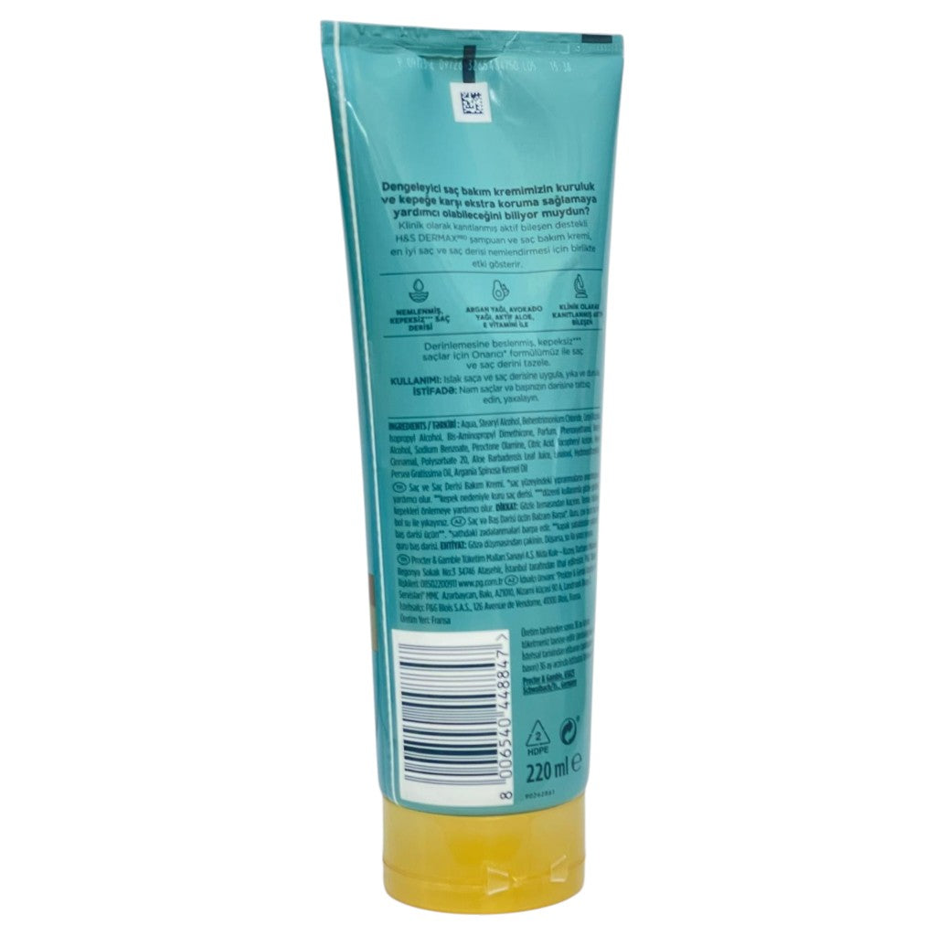 Head and Shoulders Derma X Pro Expert scalp care conditioner in a 220ml bottle, showing the conditioner bottle with branding.