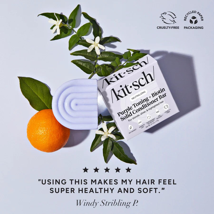 Kitsch neutralizing purple toning solid conditioner bar for blonde hair, showcasing the compact, purple-tinted conditioner block.