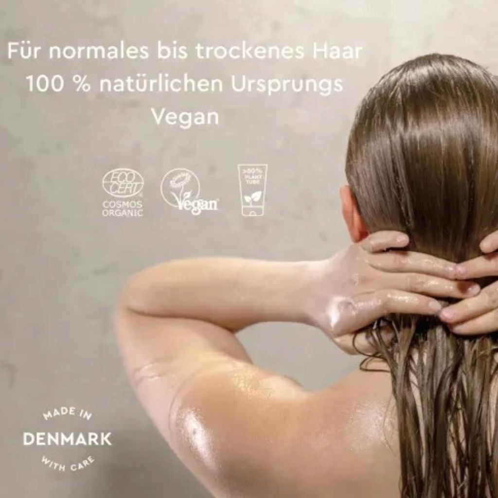 Urtekram  Soft By Nature Coconut Nourishing Conditioner
